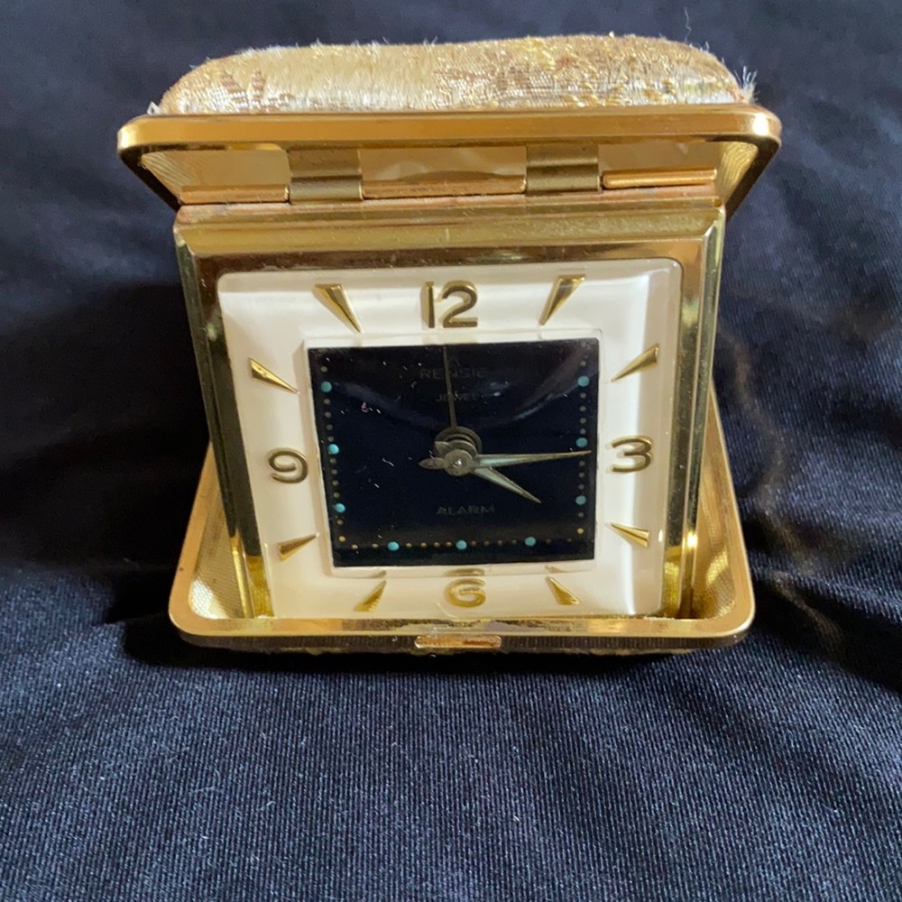 Vintage RENSIE Portable Wind Travel Alarm Clock Clam Shell Case Germany